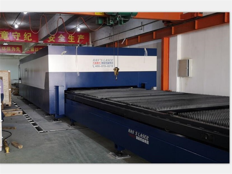 萬瓦級(jí)大功率激光切割.jpg